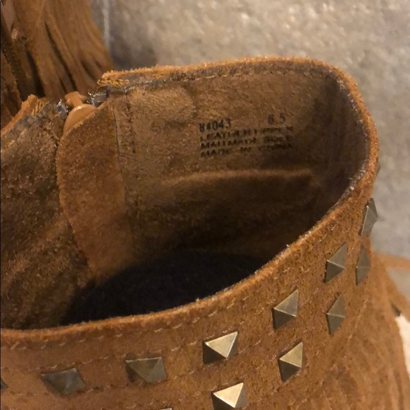 Minnetonka Brown Fringe Wedge Booties - Picture 4 of 4